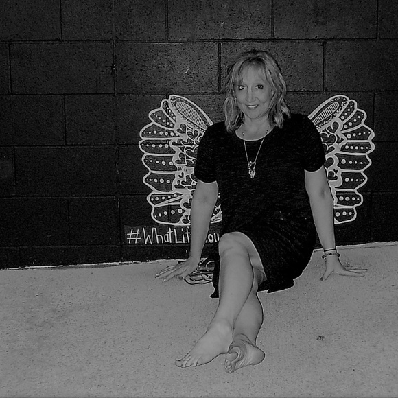 Meet your Posher, Connie - Picture 1 of 1